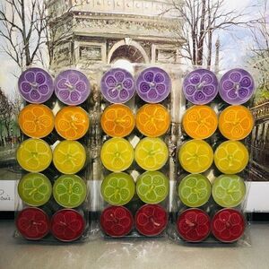 ‎NWOT: Retro Flower Tea-light Candle Set